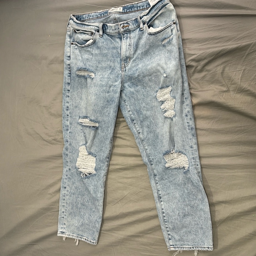 Abercrombie & Fitch The Boyfriend Mid Rise Jeans 
Size 14r 
Light Wash